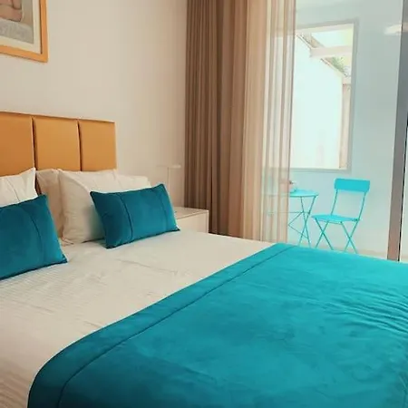Luxury Building For Groups 12 *