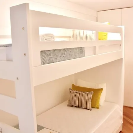 Luxury Building For Groups 12 Villa