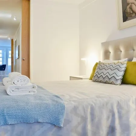 Luxury Building For Groups 12 Villa