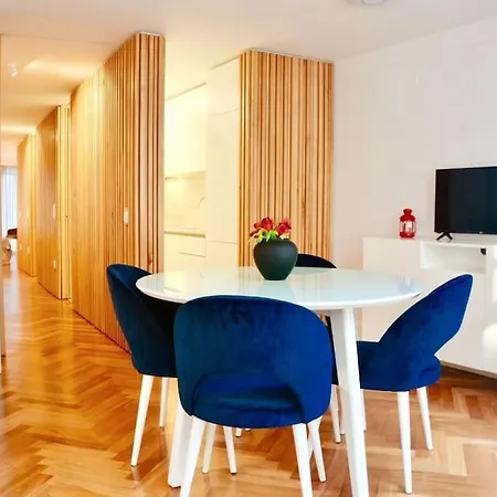 Luxury Building For Groups 12